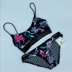New! Women’s Sz: Small Body Glove swimsuit